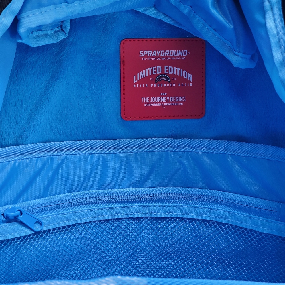 Sprayground x The Smurfs Papa on the run Backpack New. - Picture 9 of 9